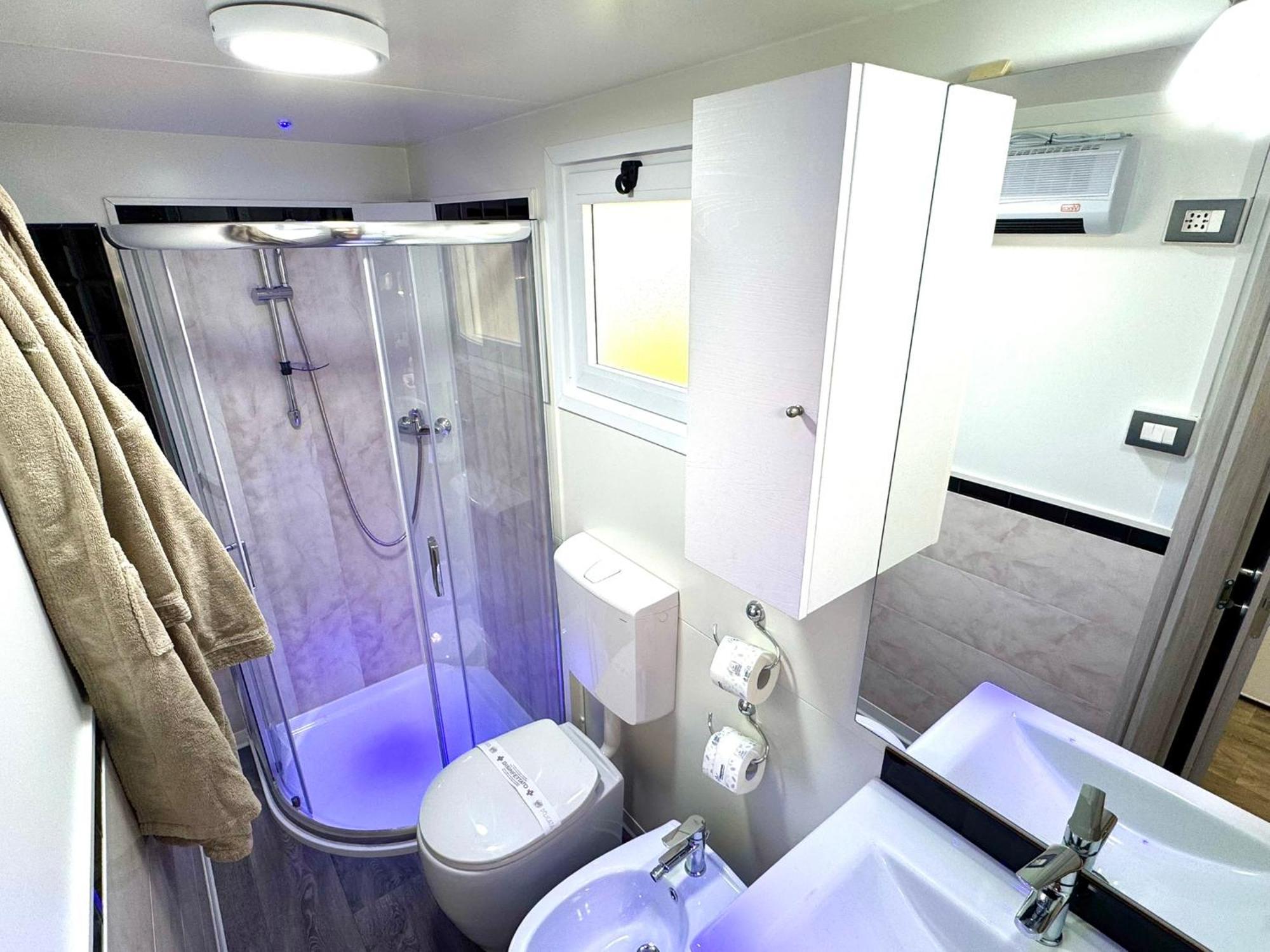 Luxury Caravan At Union Lido Cavallino-Treporti Exteriör bild