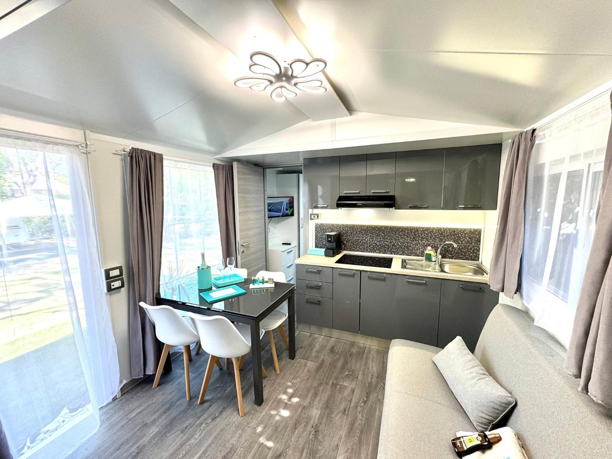 Luxury Caravan At Union Lido Cavallino-Treporti Exteriör bild